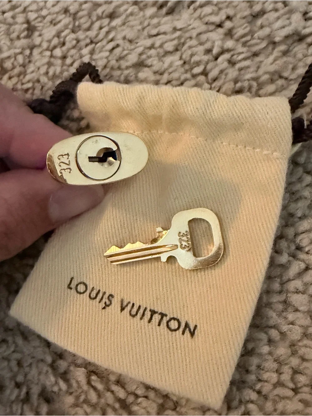 LOUIS VUITTON